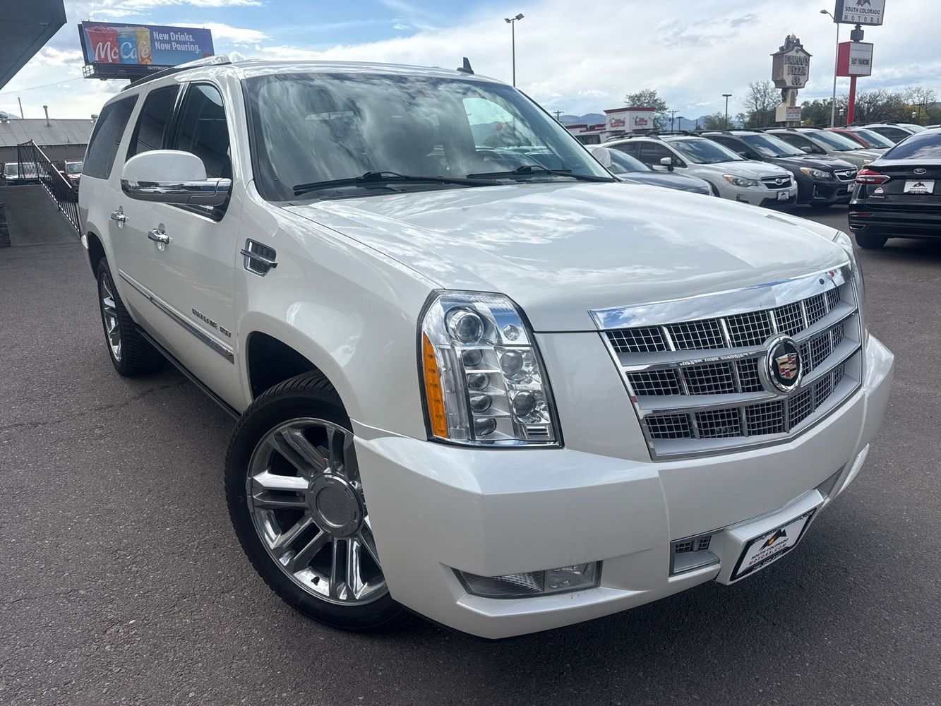 2014 Cadillac Escalade ESV AWD Platinum Edition's photo