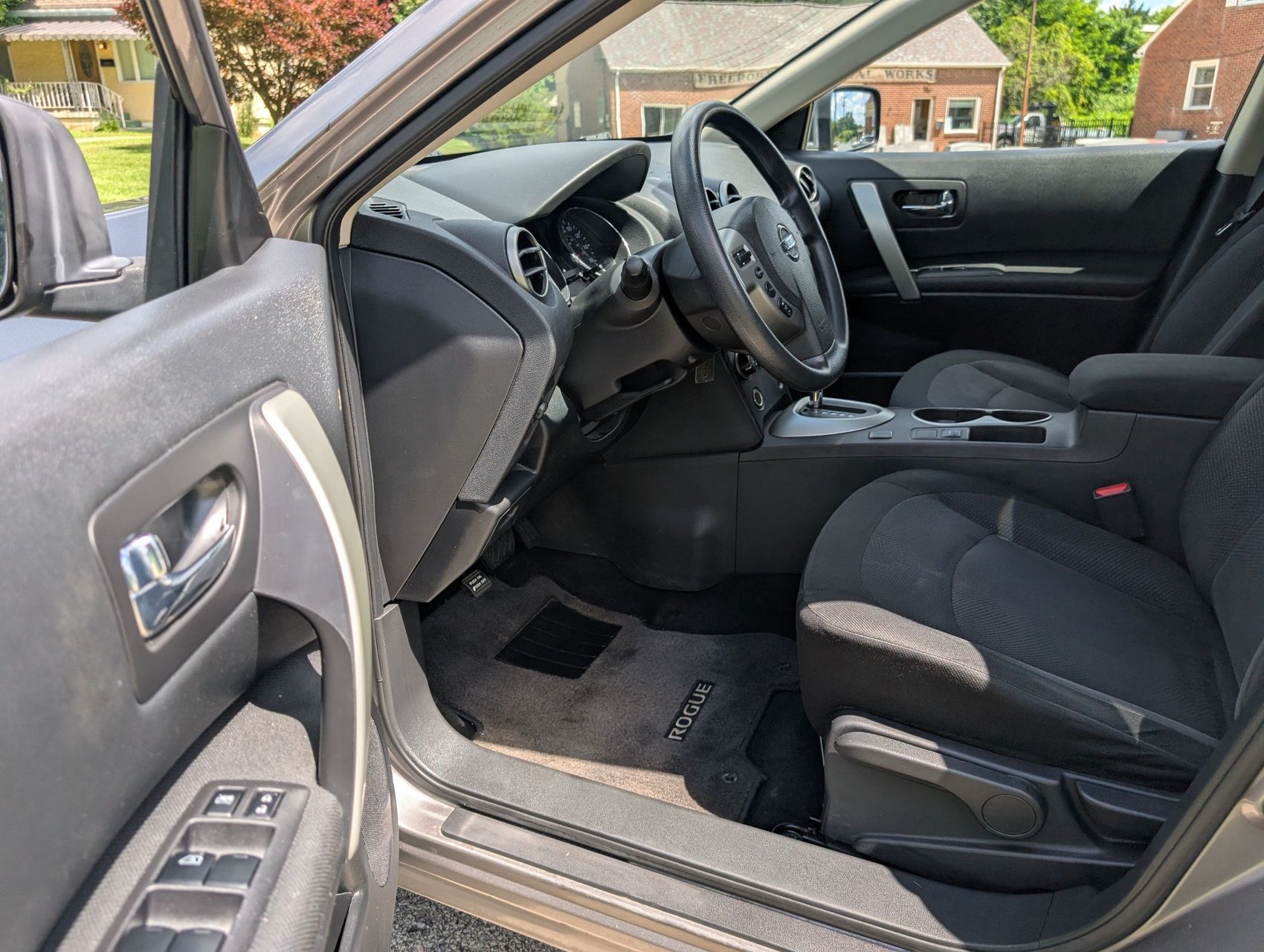 2012 Nissan Rogue 27