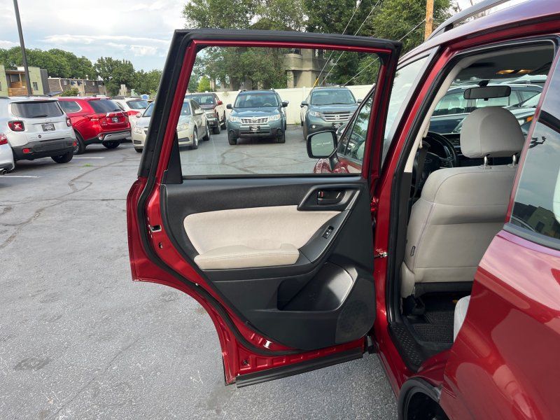 2016 Subaru Forester 2.5i photo 7