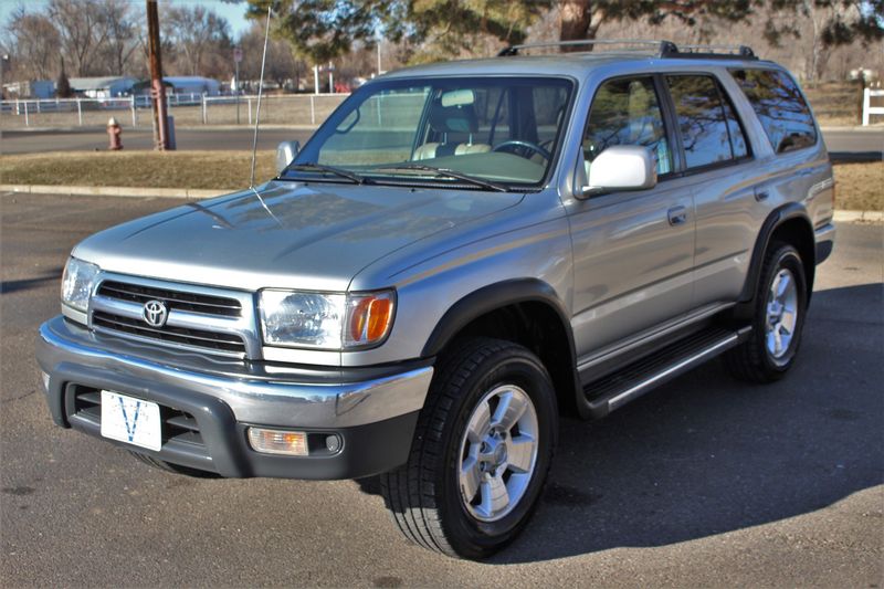 2000 Toyota 4Runner Photos