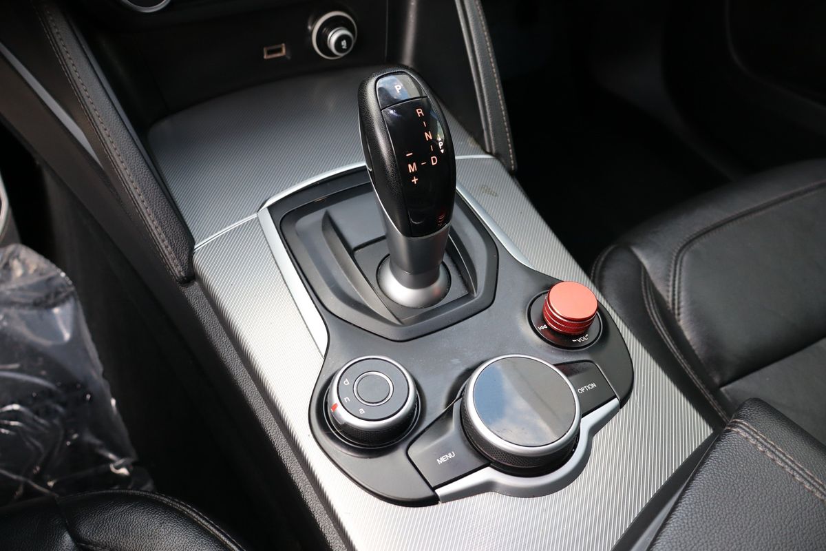 2018 Alfa Romeo Stelvio Sport