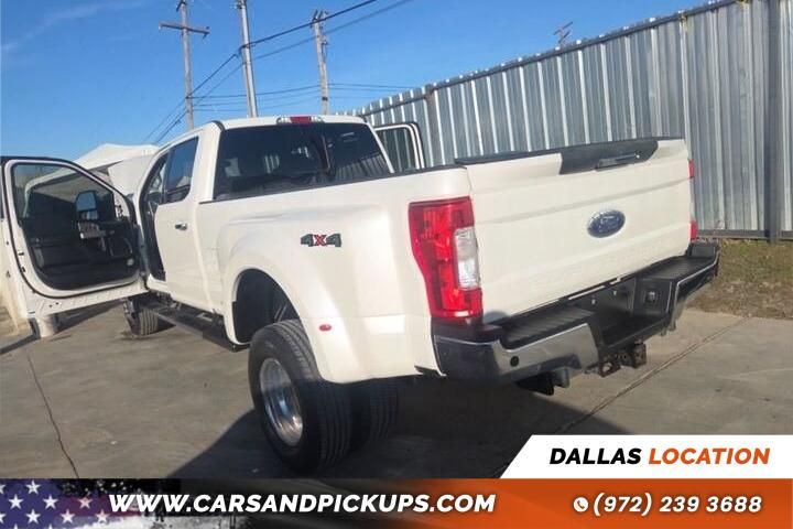 2017 Ford F-350 Super Duty King Ranch's photo