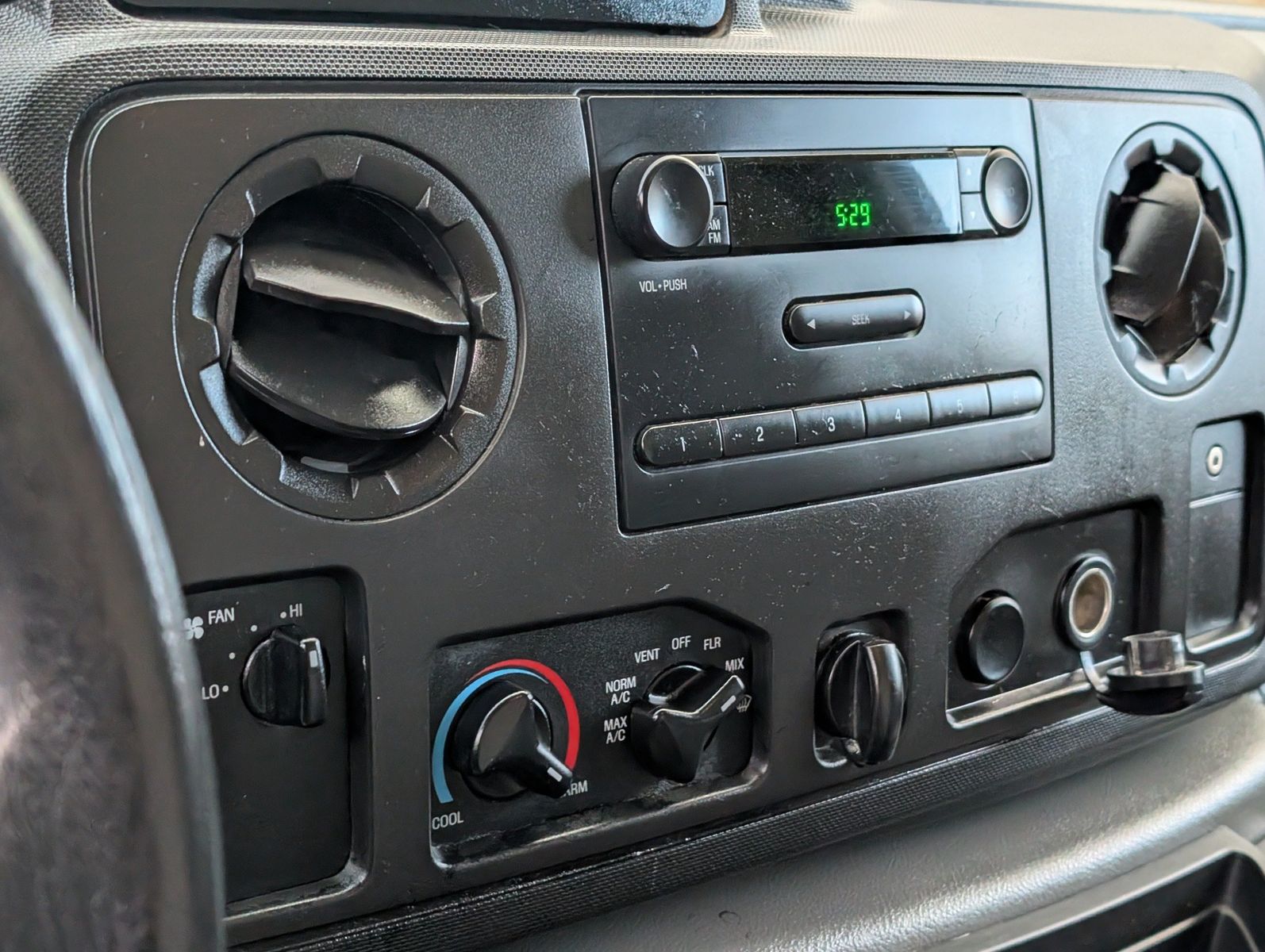 2015 Ford E-Series 88