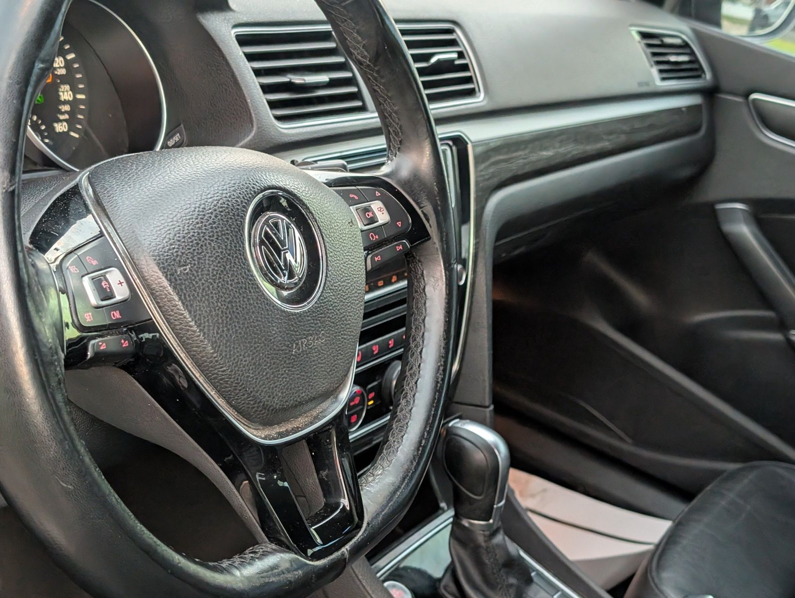 2016 Volkswagen Passat 13