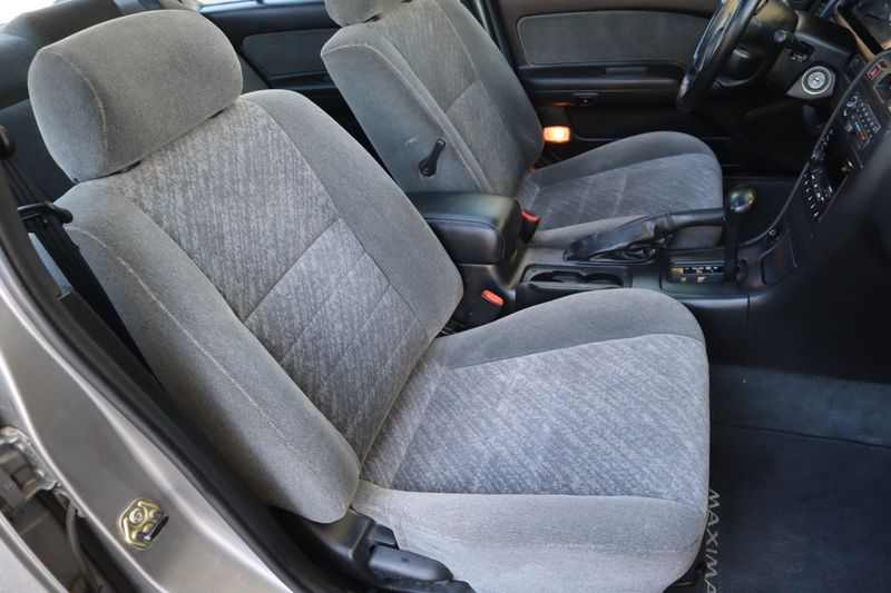 超貴重‼️ブラジル代表•選手支給品•ウインドブレーカー・グレー（US−L） 1999 Nissan Maxima GLE | Victory Motors of Colorado