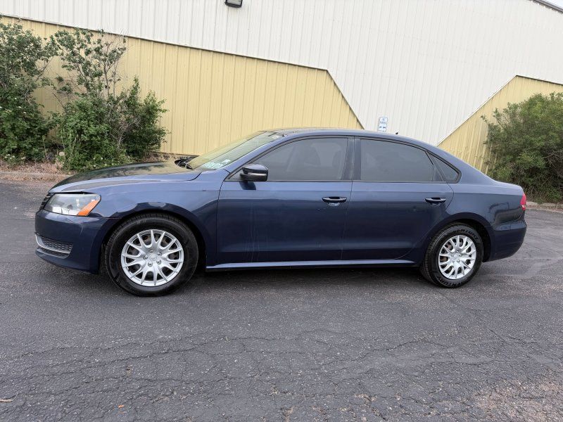 2014 Volkswagen Passat 2.5L S DSG PZEV's photo