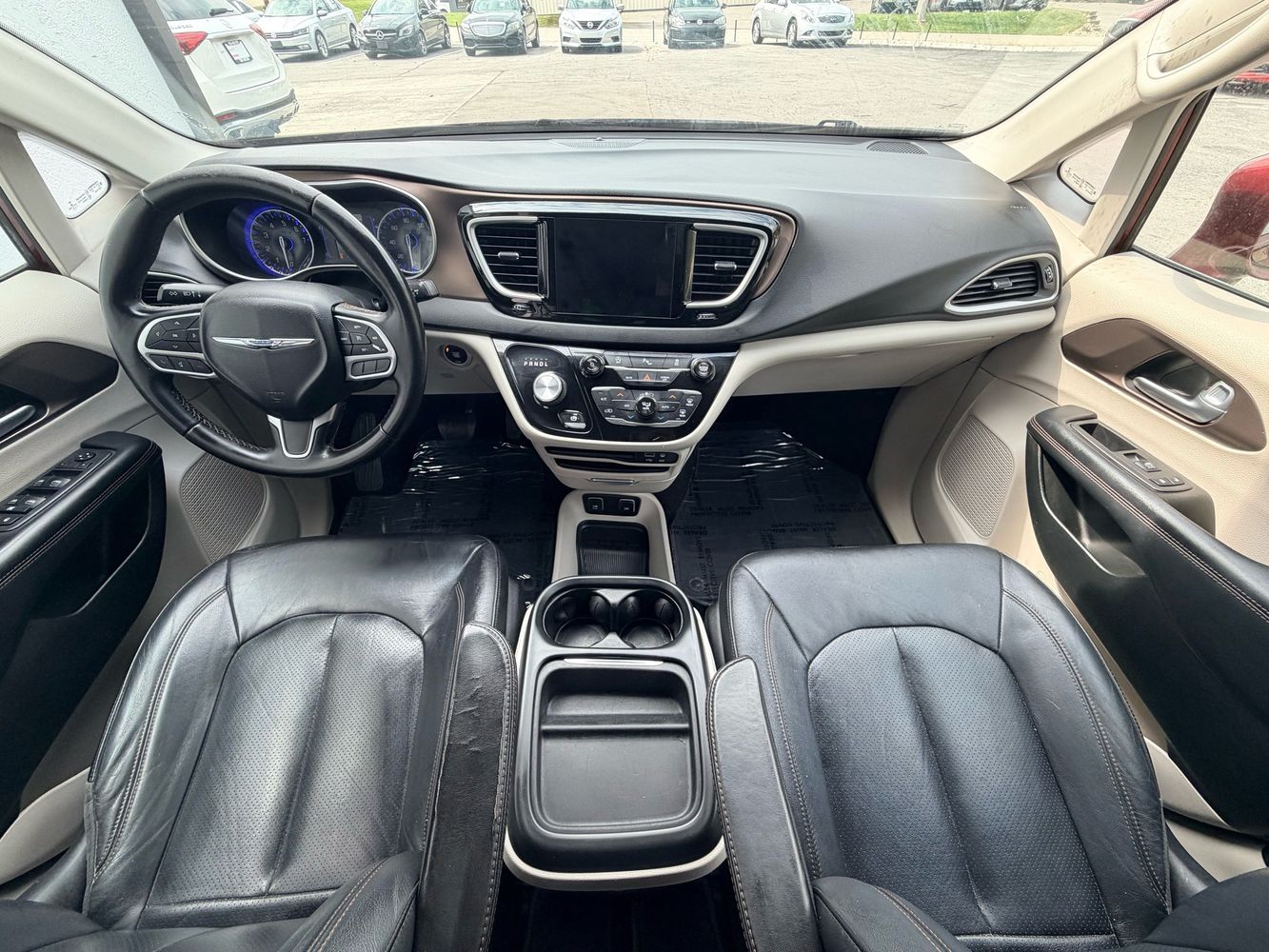 2018 Chrysler Pacifica Touring L photo 25
