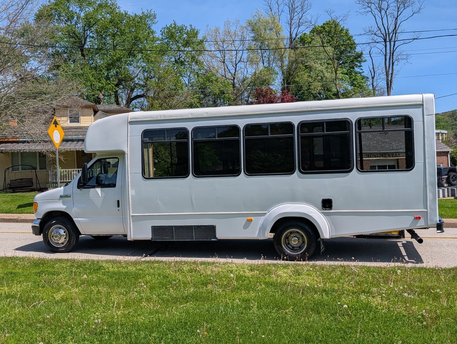 2007 Ford E-450 Cutaway 16