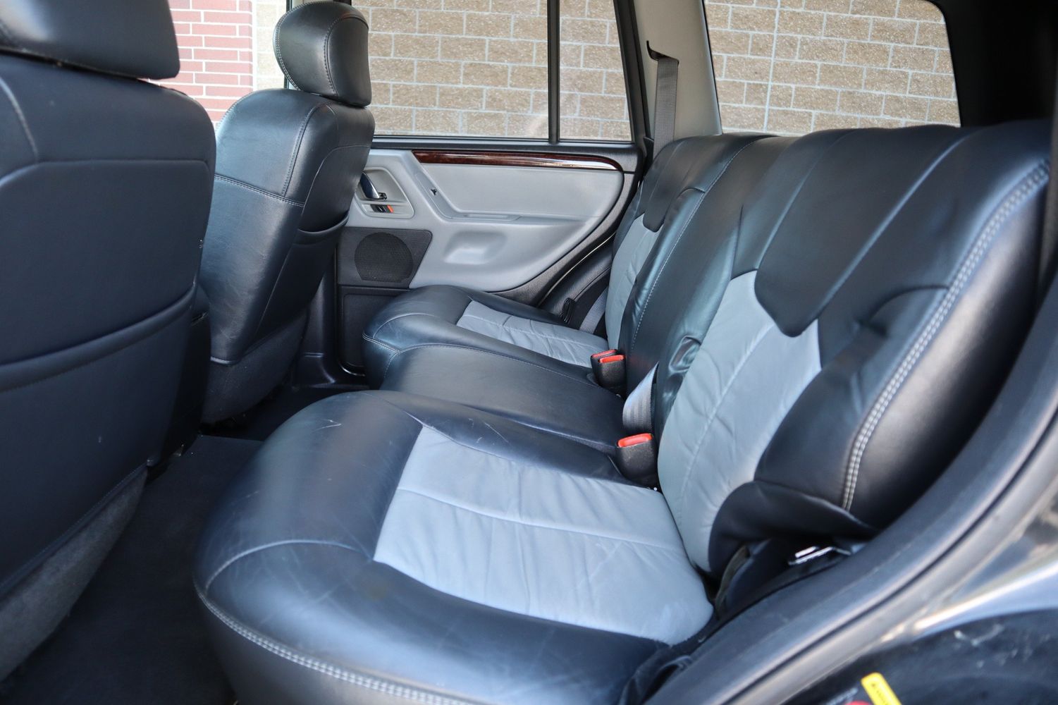 2004 Jeep Grand Cherokee Overland Victory Motors of Colorado