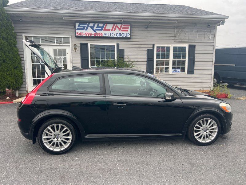 2011 Volvo C30 T5 R-Design photo 2