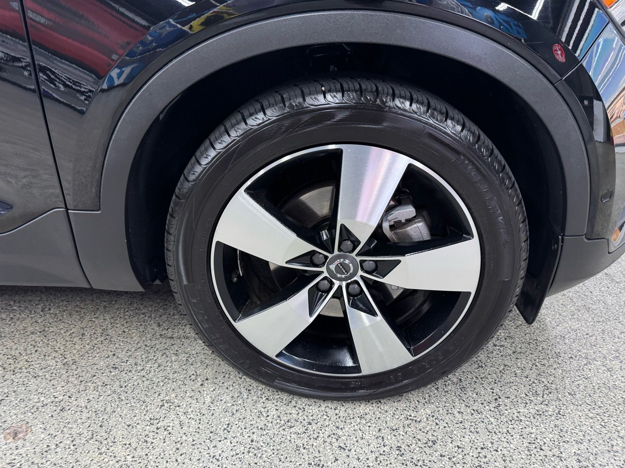 2019 Volvo XC40 T5 Momentum photo 39