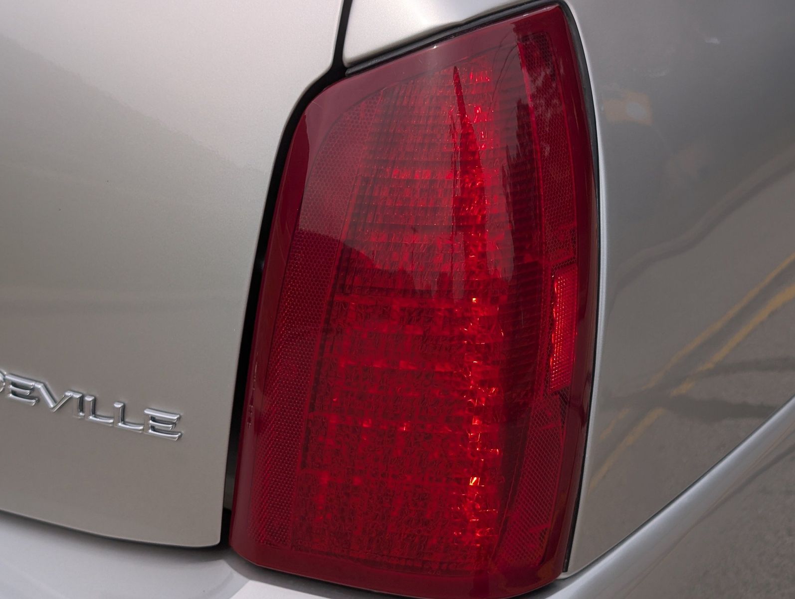 2005 Cadillac DeVille 51