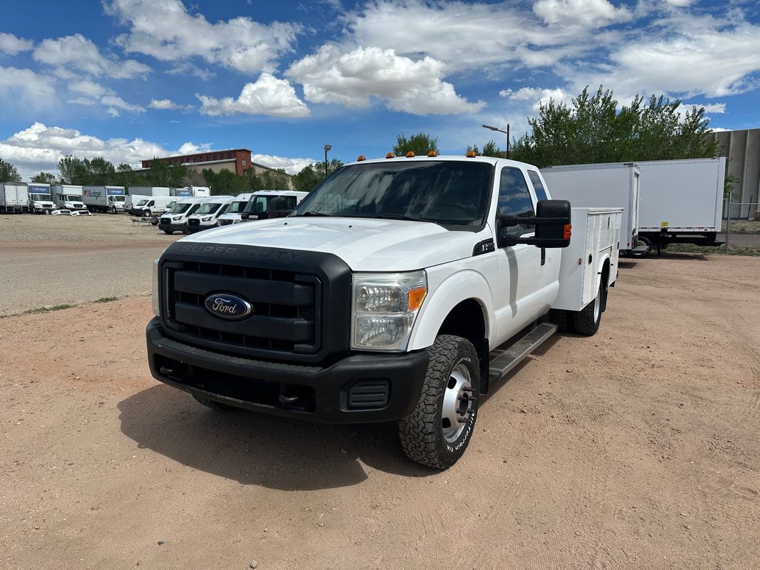 View vehicle photo 5