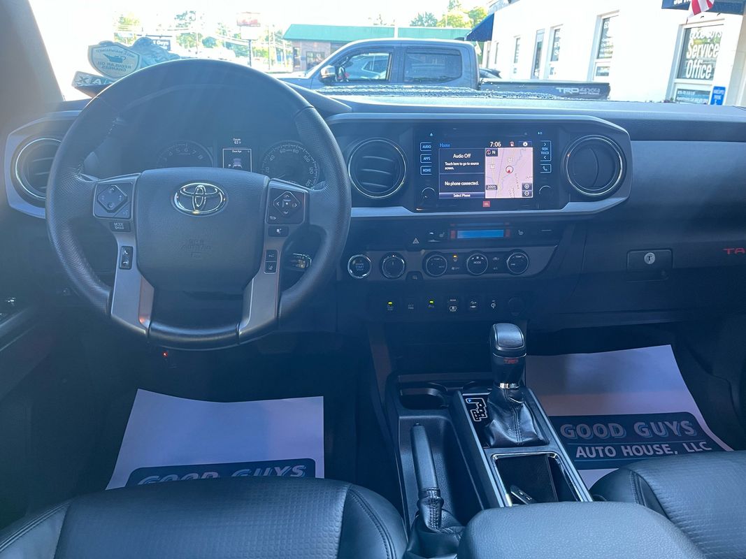 View vehicle photo 6
