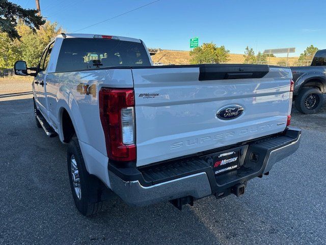 2017 Ford F-350 XLT photo 7