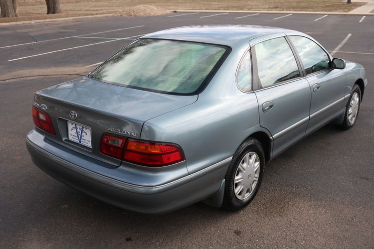 1999 Toyota Avalon XLS | Victory Motors of Colorado