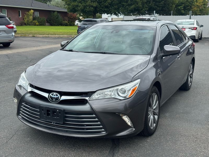 2017 Toyota Camry — XLE, photo 1 of 15