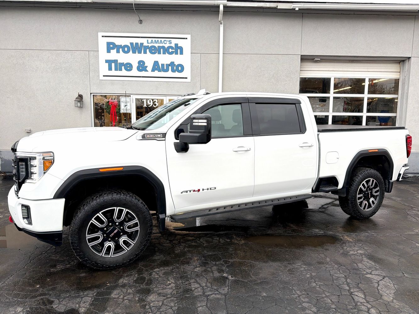 2021 GMC Sierra 2500HD AT4's photo