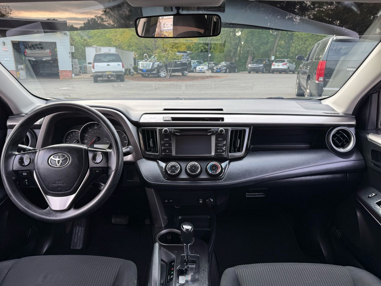 2016 Toyota RAV4 LE photo 13