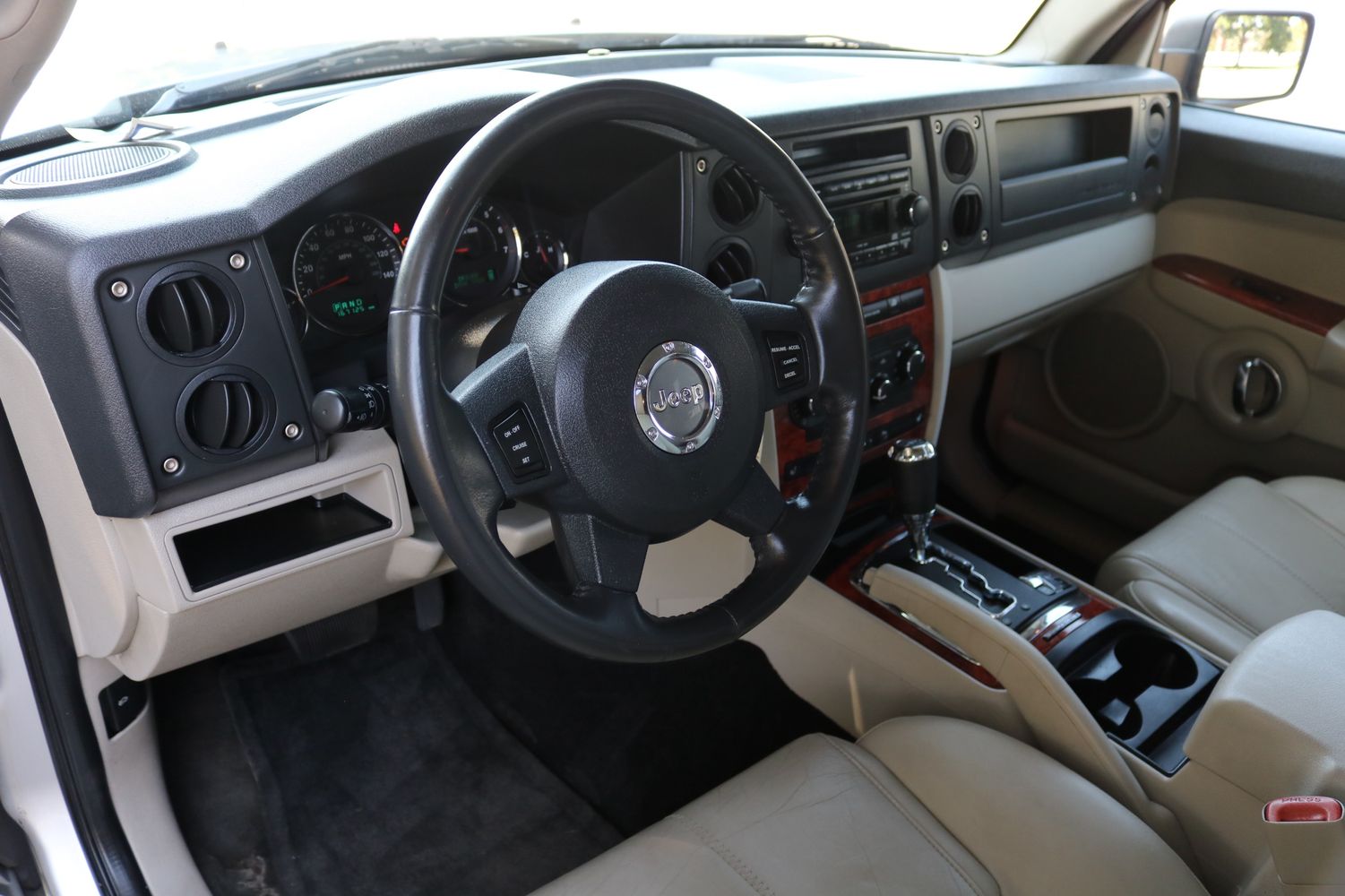 2006 Jeep Commander Limited | Victory Motors of Colorado