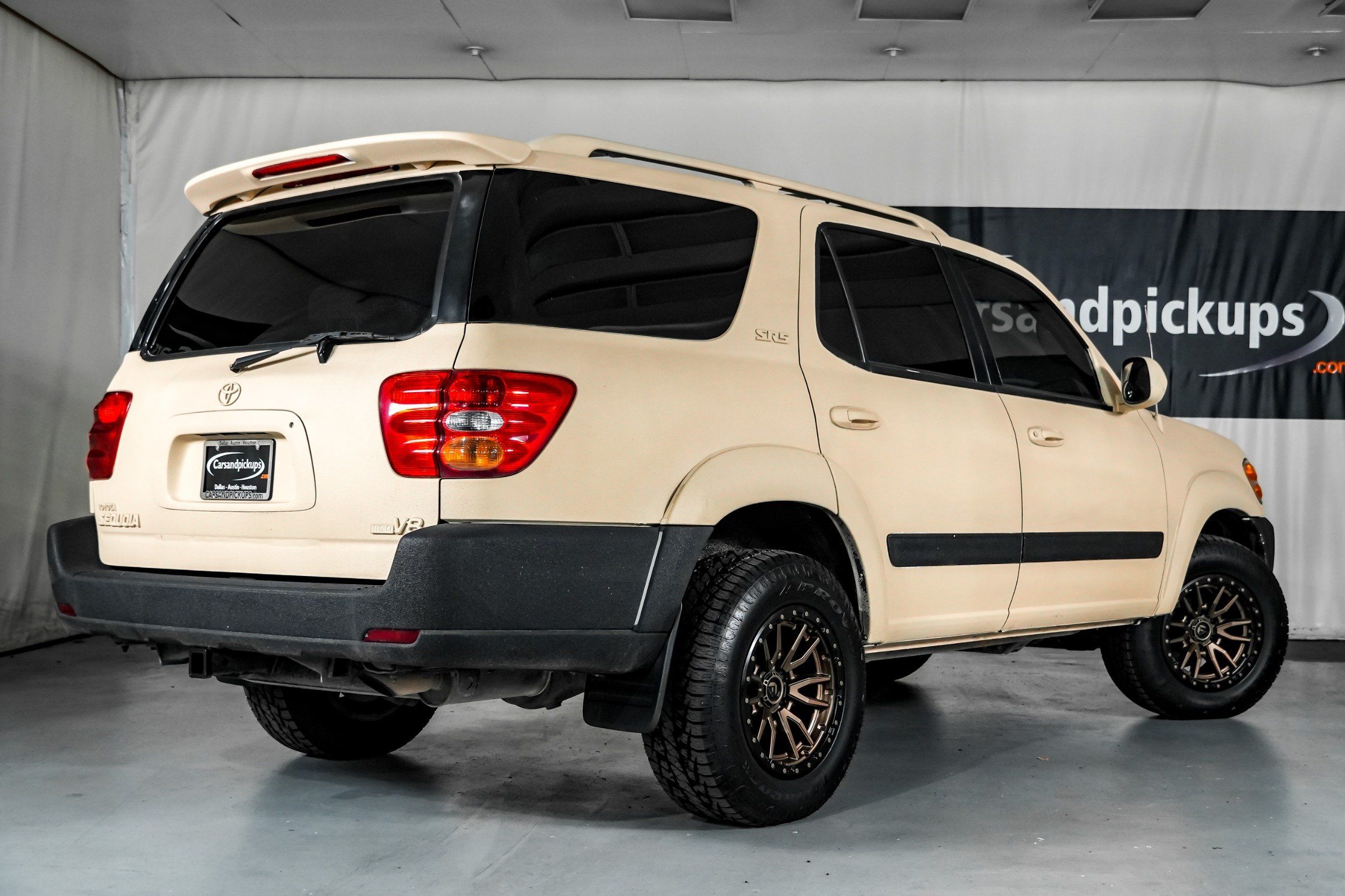 2004 Toyota Sequoia SR5 - Photo 8