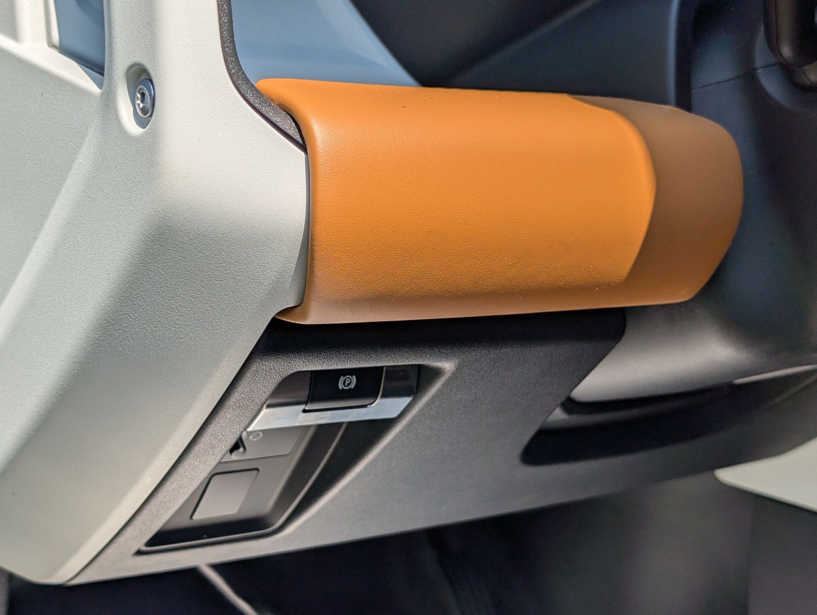 2024 Land Rover Defender 42