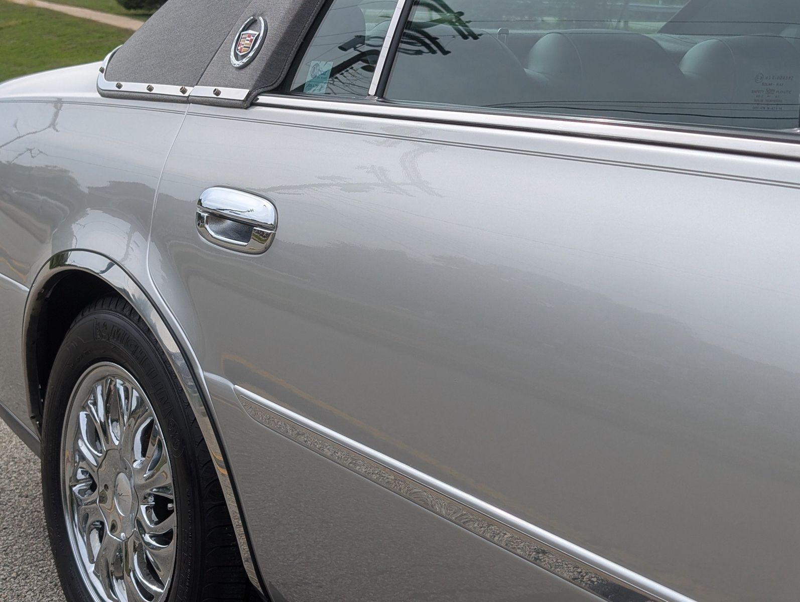 2005 Cadillac DeVille 38