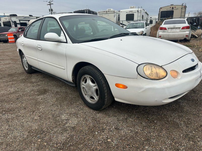 1996 Ford Taurus's photo