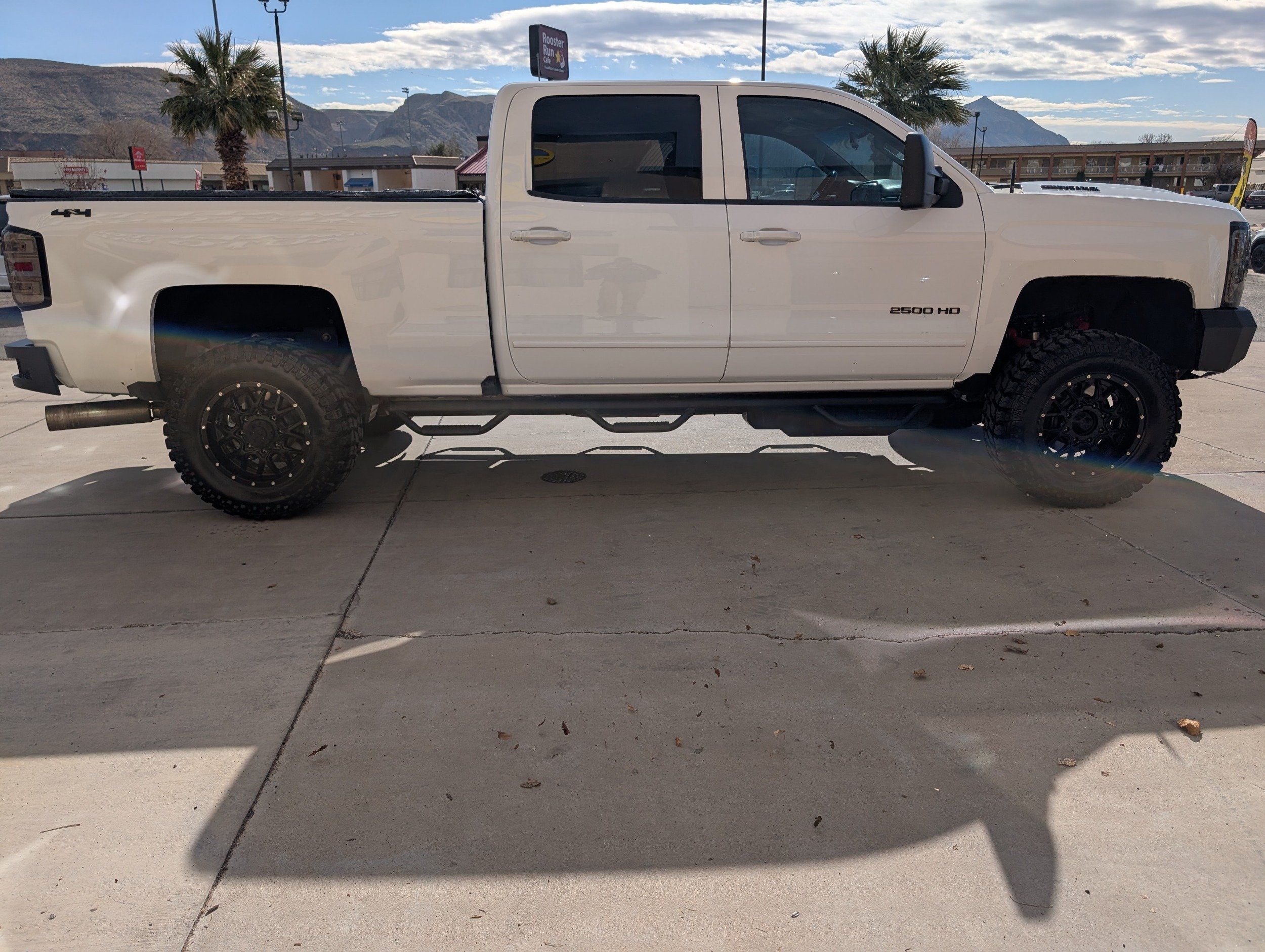 2018 Chevrolet Silverado 2500HD LT - Photo 6
