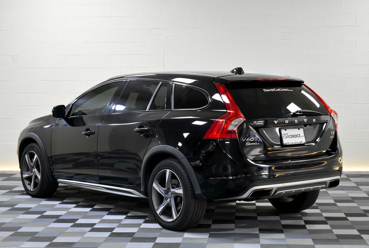 2018 Volvo V60 Cross Country T5