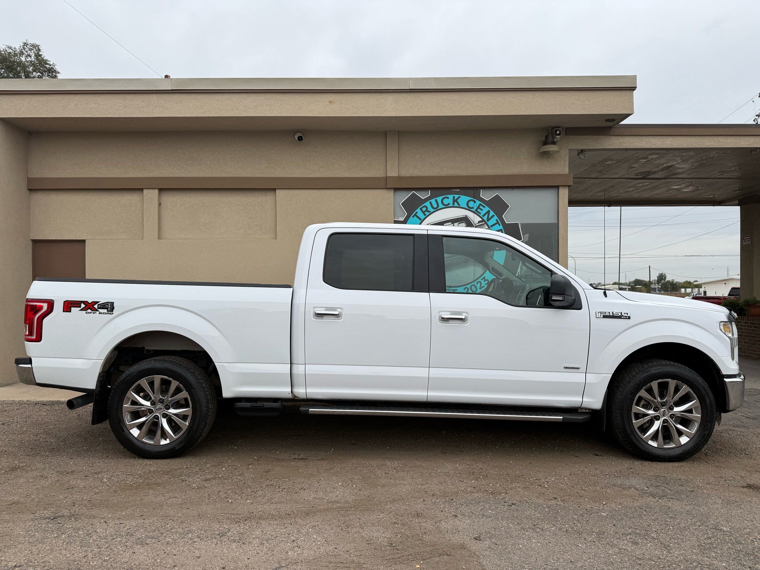 2016 Ford F-150 XLT photo 2