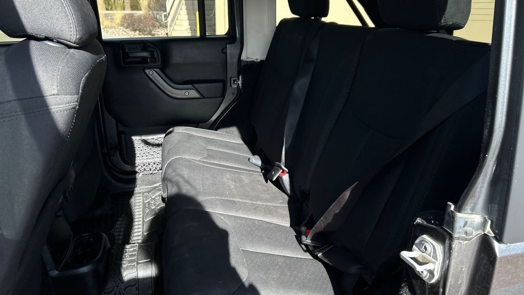 2017 Jeep Wrangler Unlimited Sport S - Photo 10