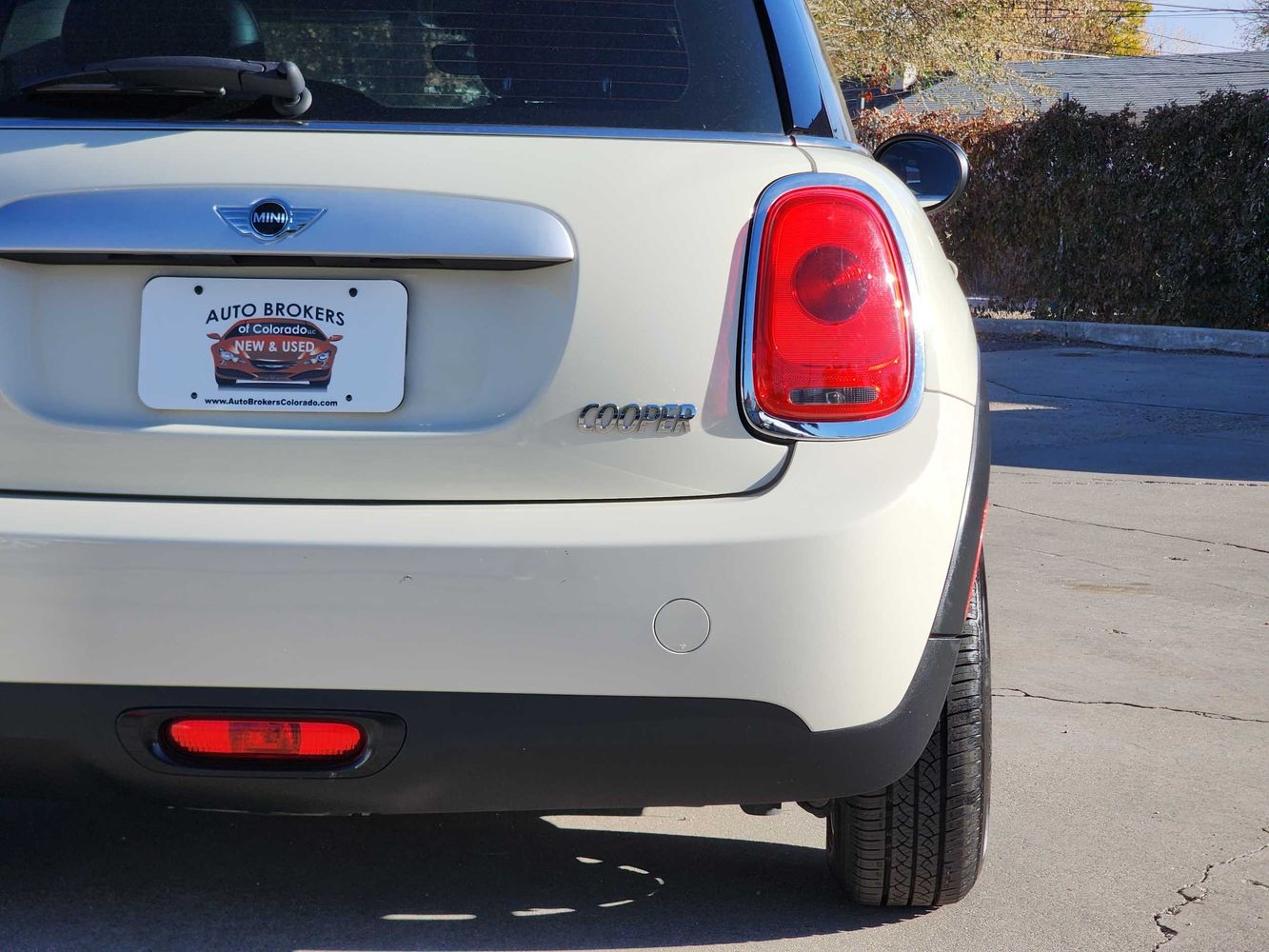 2014 MINI Cooper Base photo 16