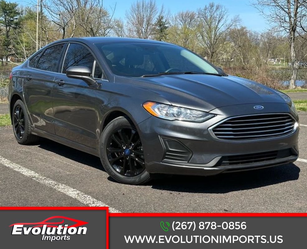 Gray 2020 Ford Fusion SE FWD Sedan Front-Wheel Drive 6-Speed Automatic
