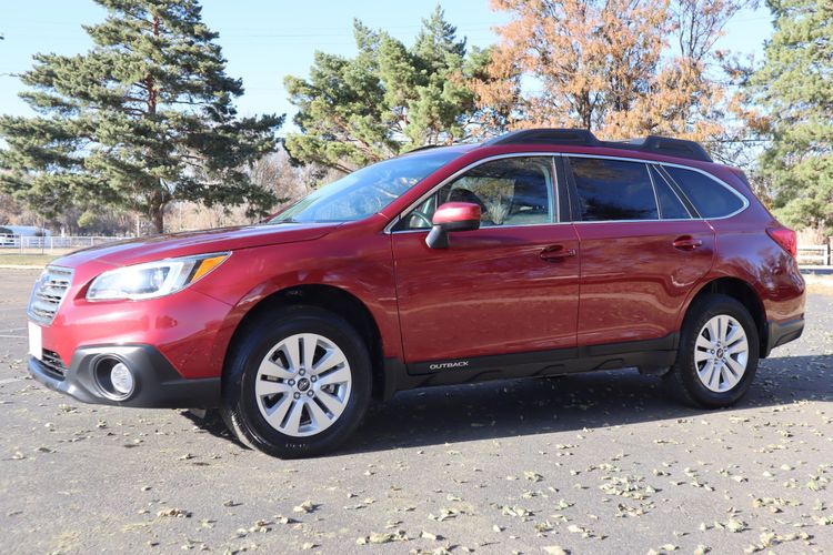 2017 Subaru Outback 2.5i Premium | Victory Motors of Colorado