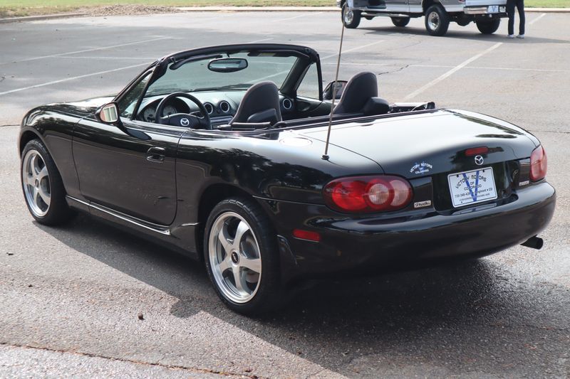 2004 Mazda MX-5 Miata Photos