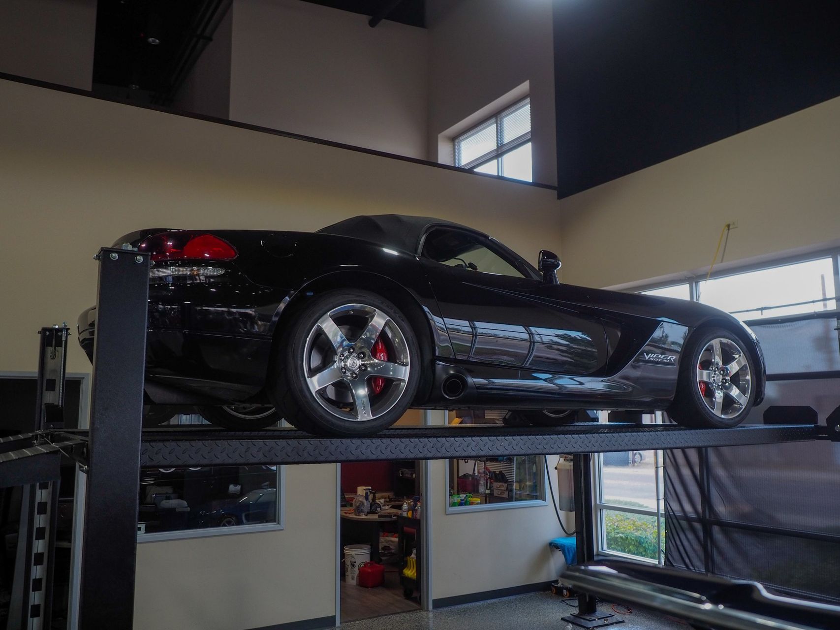 2006 Dodge Viper 68