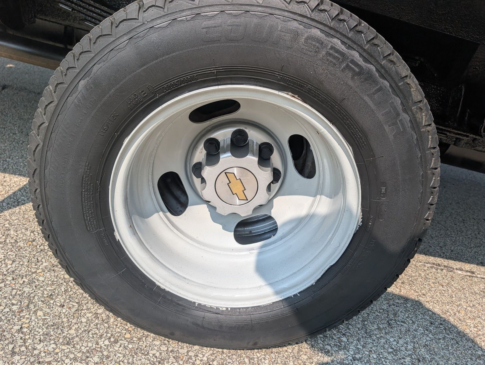 2004 Chevrolet Express Cutaway 34