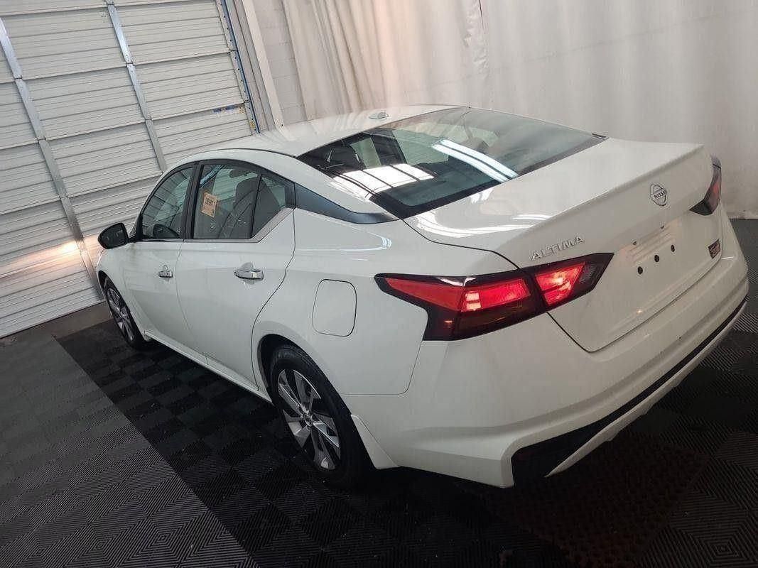 2019 Nissan Altima 2.5 S photo 2
