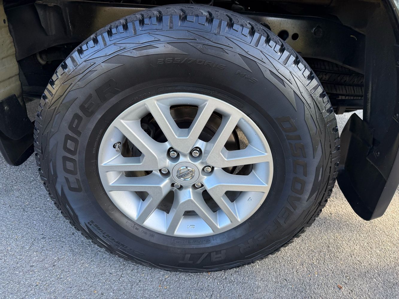 2016 Nissan Frontier SV photo 9