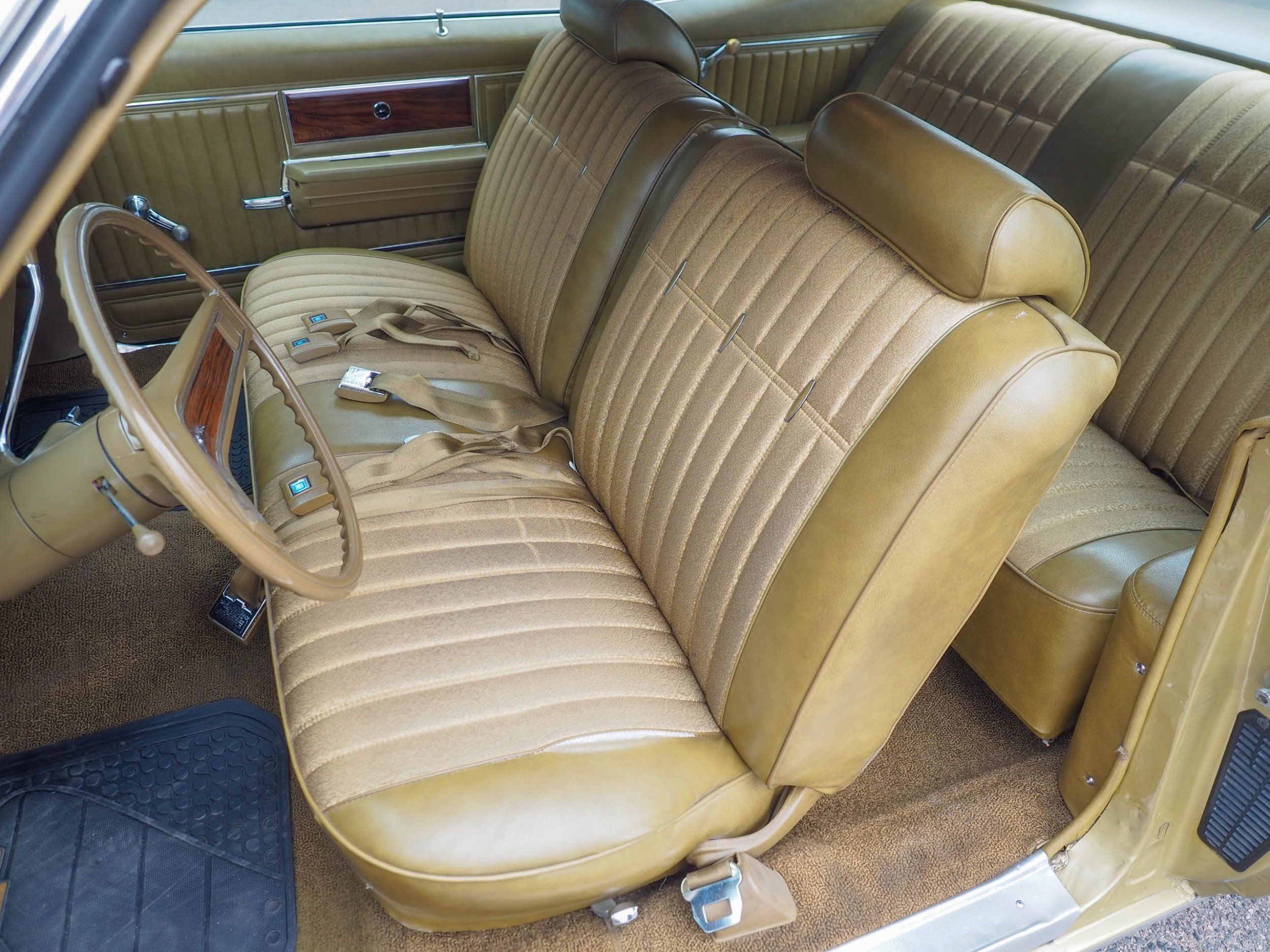1969 Chevrolet Impala Gold 350