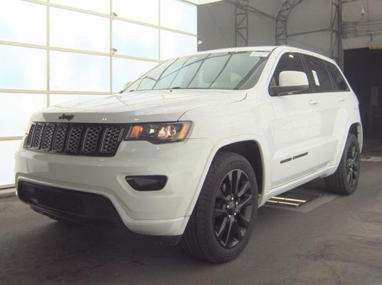 2018 Jeep Grand Cherokee Altitude's photo