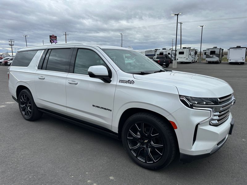 2021 Chevrolet Suburban High Country's photo