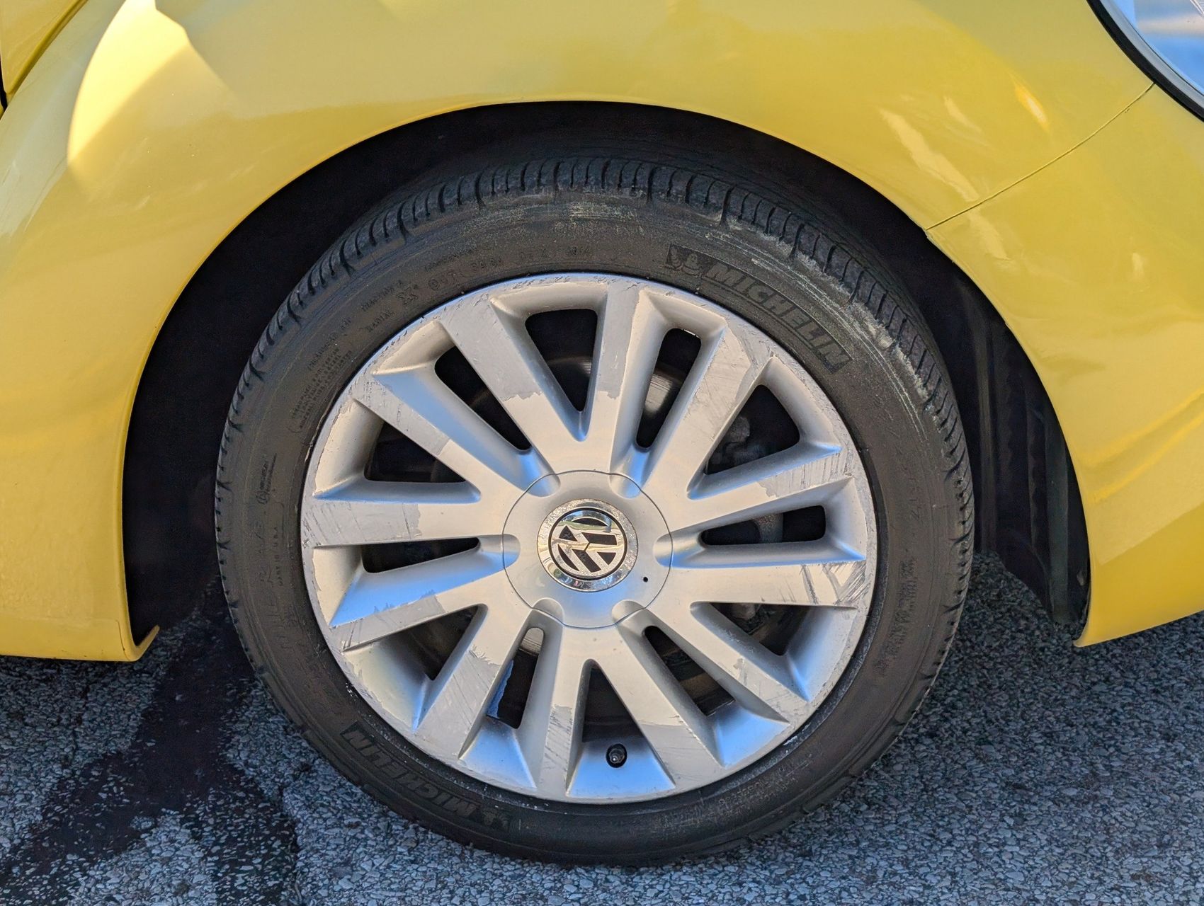 2008 Volkswagen New Beetle 21