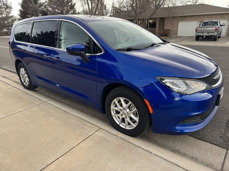 2021 Chrysler Voyager LX