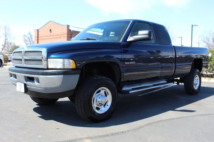 2001 Dodge Ram 2500 SLT-Laramie | Victory Motors of Colorado