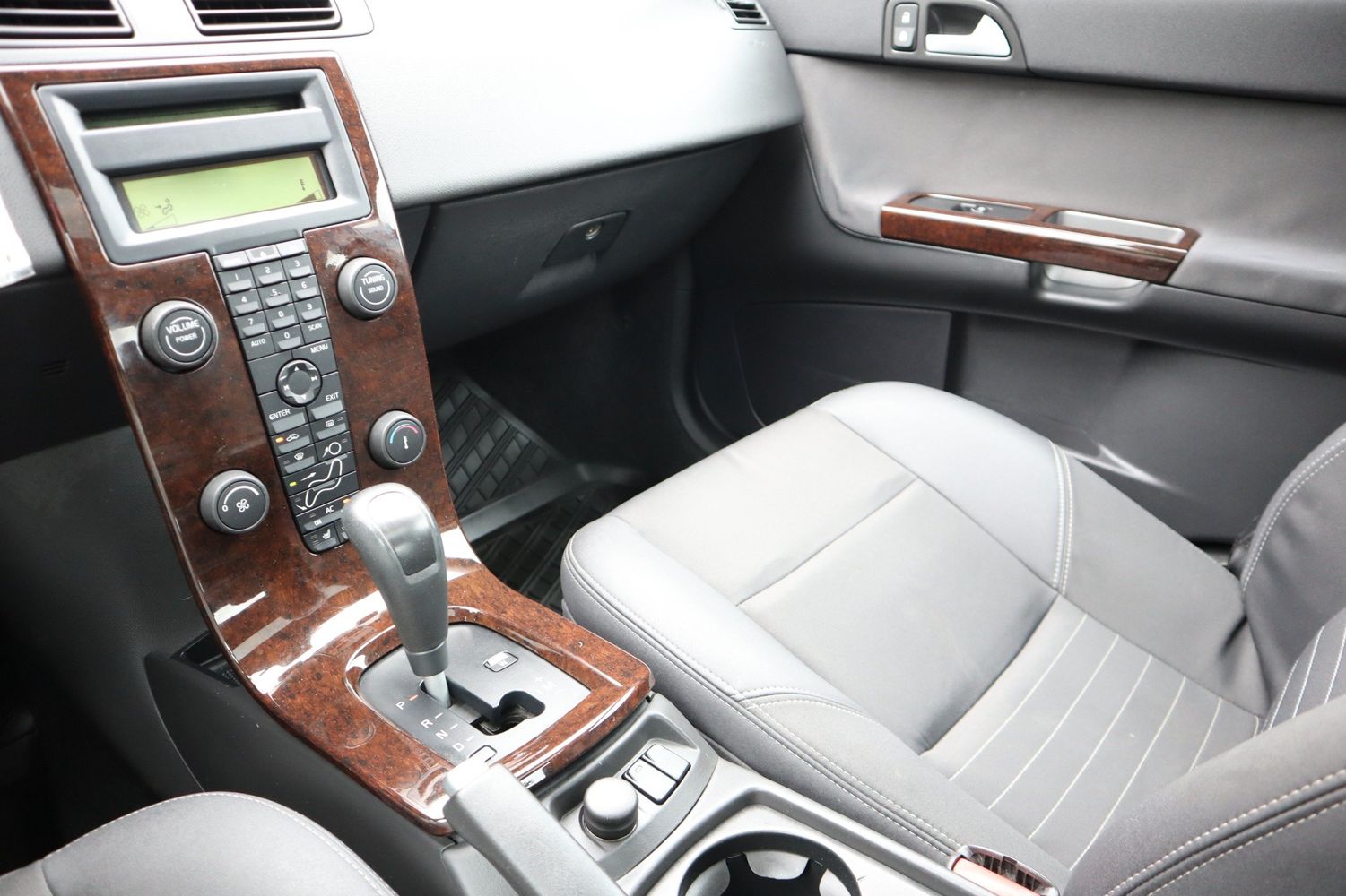 2006-volvo-s40-2-4i-victory-motors-of-colorado