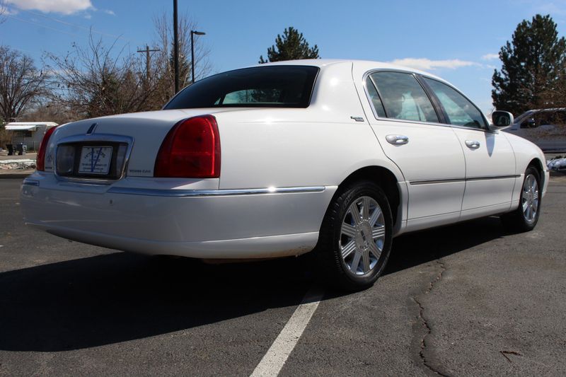 2005 lincoln town car transmission