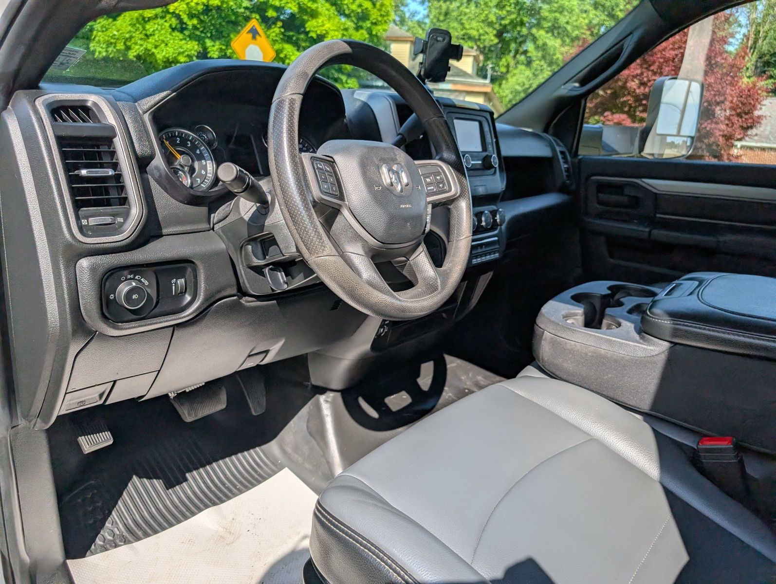 2022 Ram 4500 16' Box Truck 50