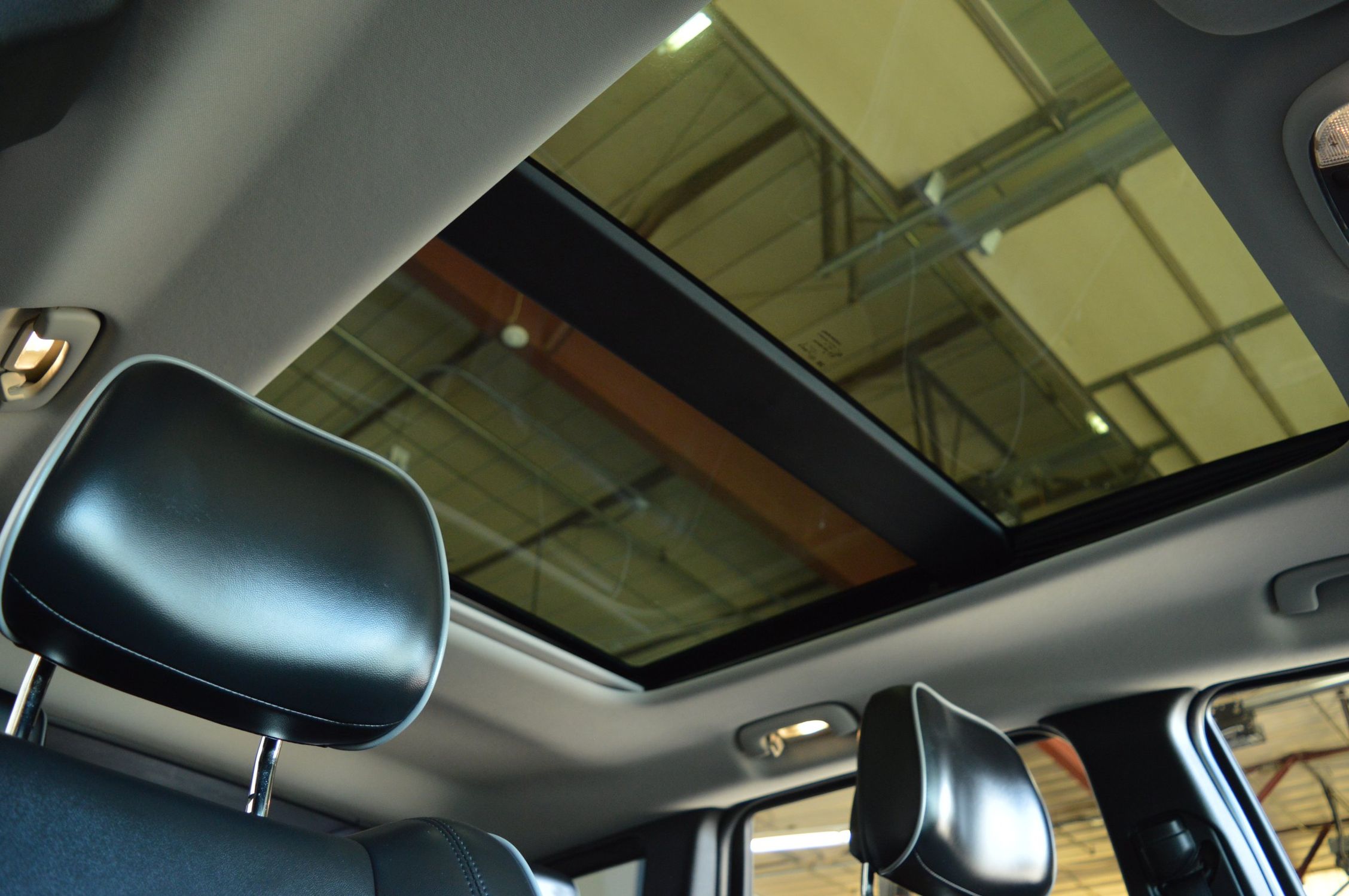 2011 Jeep Grand Cherokee Overland photo 22